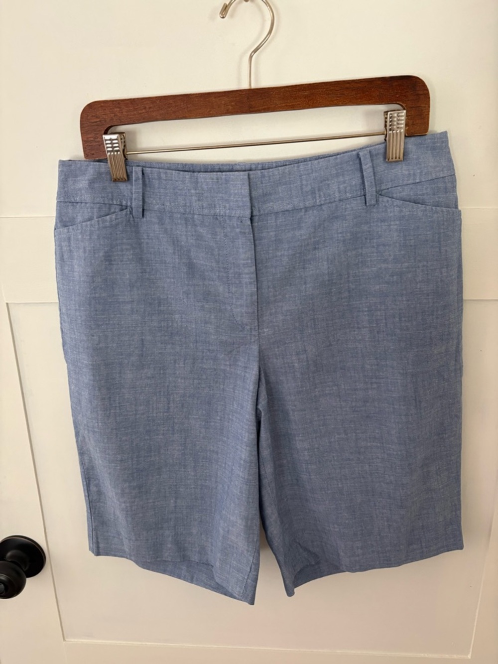 Talbots Perfect Short Chambray Cotton Bermuda. Size 10P. - Picture 2 of 10